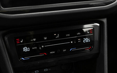 Volkswagen Tiguan II, 2021 год, 3 370 000 рублей, 28 фотография