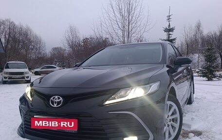 Toyota Camry, 2021 год, 3 500 000 рублей, 4 фотография