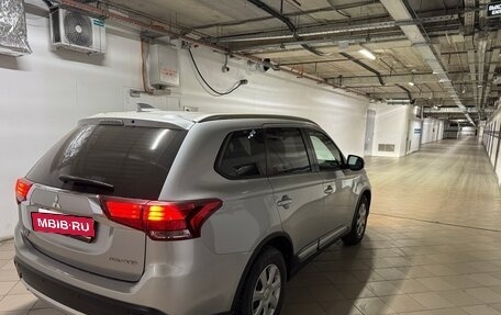 Mitsubishi Outlander III рестайлинг 3, 2018 год, 1 850 000 рублей, 5 фотография