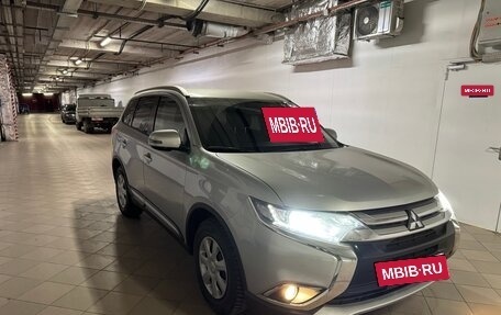 Mitsubishi Outlander III рестайлинг 3, 2018 год, 1 850 000 рублей, 4 фотография