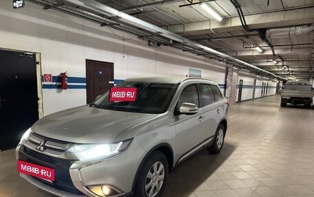 Mitsubishi Outlander III рестайлинг 3, 2018 год, 1 850 000 рублей, 8 фотография