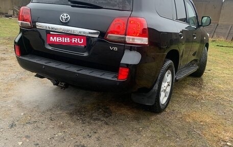 Toyota Land Cruiser 200, 2010 год, 2 350 000 рублей, 6 фотография