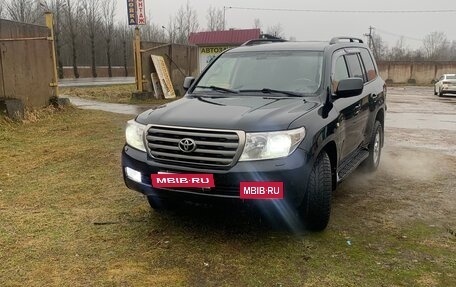 Toyota Land Cruiser 200, 2010 год, 2 350 000 рублей, 2 фотография