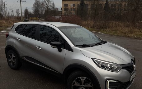 Renault Kaptur I рестайлинг, 2017 год, 1 350 000 рублей, 2 фотография