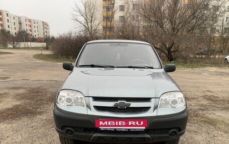 Chevrolet Niva I рестайлинг, 2012 год, 460 000 рублей, 2 фотография