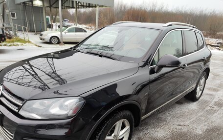 Volkswagen Touareg III, 2011 год, 2 200 000 рублей, 2 фотография