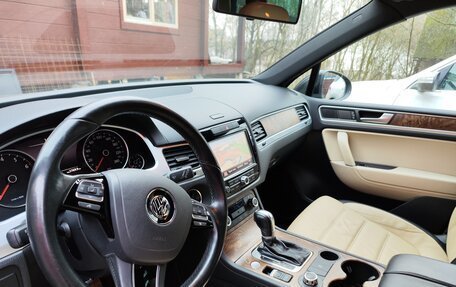 Volkswagen Touareg III, 2011 год, 2 200 000 рублей, 5 фотография