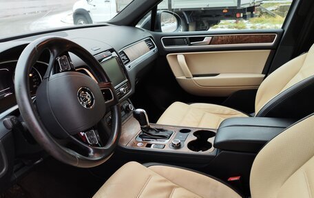 Volkswagen Touareg III, 2011 год, 2 200 000 рублей, 4 фотография