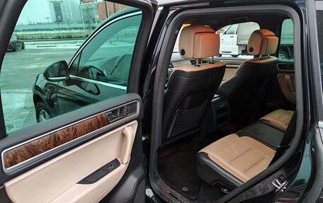 Volkswagen Touareg III, 2011 год, 2 200 000 рублей, 11 фотография