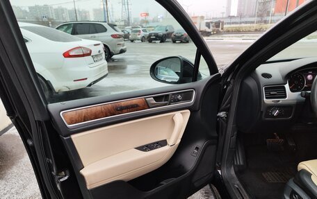 Volkswagen Touareg III, 2011 год, 2 200 000 рублей, 12 фотография