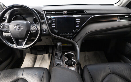 Toyota Camry, 2018 год, 3 349 000 рублей, 11 фотография