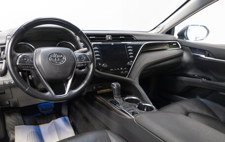 Toyota Camry, 2018 год, 3 349 000 рублей, 9 фотография