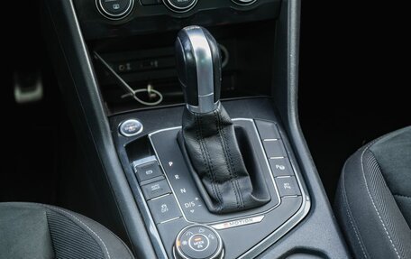 Volkswagen Tiguan II, 2017 год, 2 600 000 рублей, 22 фотография