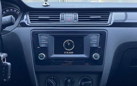 Skoda Rapid I, 2015 год, 945 000 рублей, 18 фотография