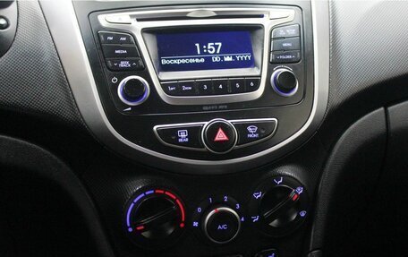 Hyundai Solaris II рестайлинг, 2015 год, 1 120 000 рублей, 19 фотография