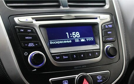 Hyundai Solaris II рестайлинг, 2015 год, 1 120 000 рублей, 20 фотография