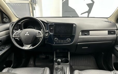 Mitsubishi Outlander III рестайлинг 3, 2014 год, 1 549 000 рублей, 10 фотография