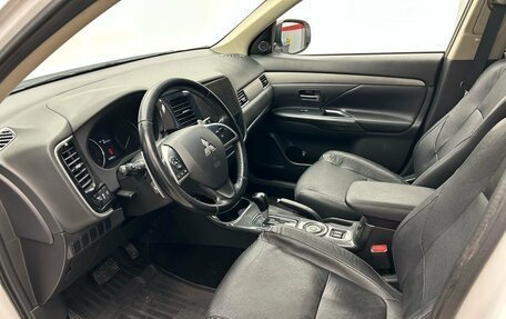 Mitsubishi Outlander III рестайлинг 3, 2014 год, 1 549 000 рублей, 9 фотография