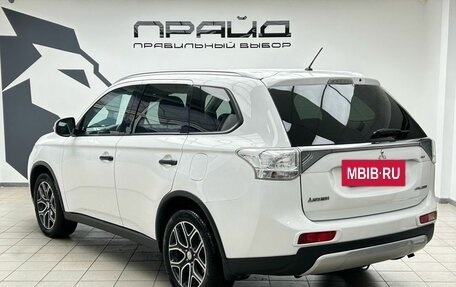 Mitsubishi Outlander III рестайлинг 3, 2014 год, 1 549 000 рублей, 4 фотография