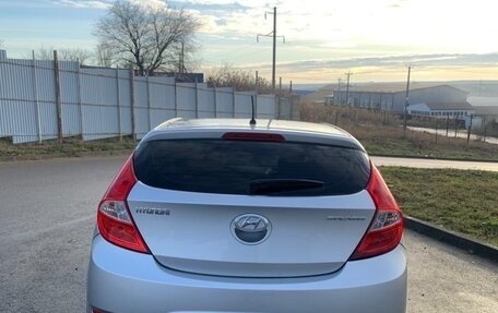 Hyundai Solaris II рестайлинг, 2014 год, 999 999 рублей, 4 фотография