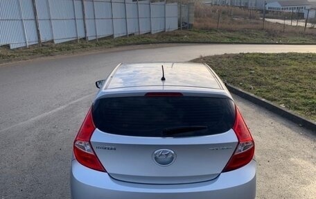 Hyundai Solaris II рестайлинг, 2014 год, 999 999 рублей, 3 фотография