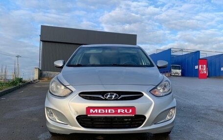 Hyundai Solaris II рестайлинг, 2014 год, 999 999 рублей, 2 фотография