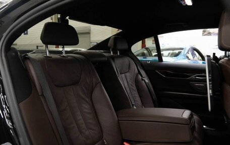 BMW 7 серия, 2019 год, 5 800 000 рублей, 6 фотография