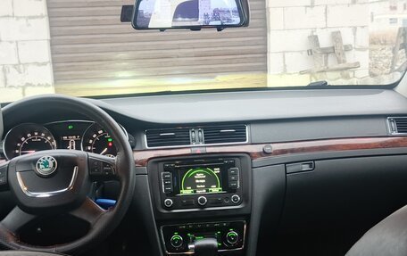 Skoda Superb III рестайлинг, 2012 год, 970 000 рублей, 10 фотография