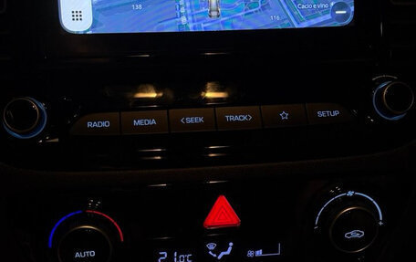 Hyundai Solaris II рестайлинг, 2022 год, 1 900 000 рублей, 3 фотография