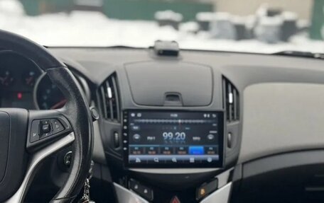 Chevrolet Cruze II, 2013 год, 800 000 рублей, 3 фотография