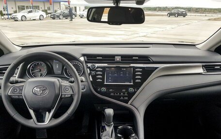 Toyota Camry, 2018 год, 1 430 000 рублей, 2 фотография