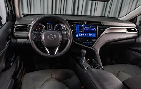 Toyota Camry, 2020 год, 2 499 000 рублей, 6 фотография