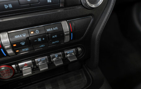 Ford Mustang VI рестайлинг, 2020 год, 4 700 000 рублей, 23 фотография