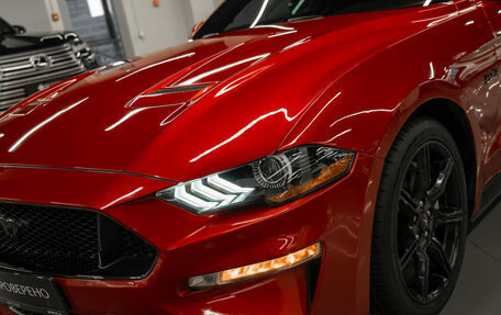 Ford Mustang VI рестайлинг, 2020 год, 4 700 000 рублей, 26 фотография