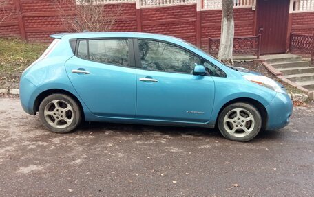 Nissan Leaf I, 2013 год, 1 040 000 рублей, 2 фотография