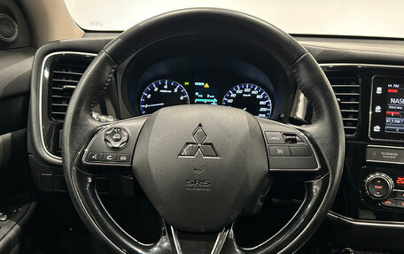 Mitsubishi Outlander III рестайлинг 3, 2019 год, 1 799 000 рублей, 21 фотография