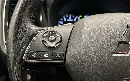 Mitsubishi Outlander III рестайлинг 3, 2019 год, 1 799 000 рублей, 22 фотография