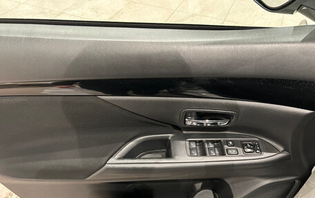 Mitsubishi Outlander III рестайлинг 3, 2019 год, 1 799 000 рублей, 16 фотография