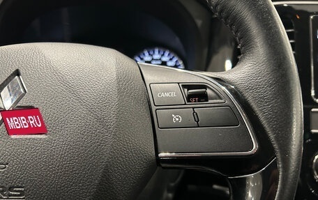 Mitsubishi Outlander III рестайлинг 3, 2019 год, 1 799 000 рублей, 23 фотография