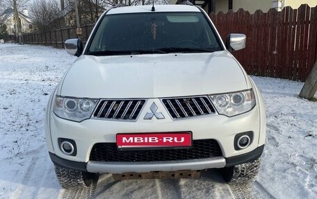 Mitsubishi Pajero Sport II рестайлинг, 2013 год, 2 550 000 рублей, 1 фотография
