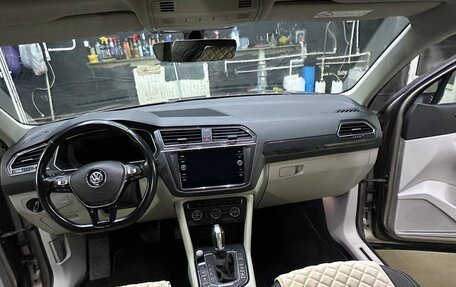 Volkswagen Tiguan II, 2017 год, 2 900 000 рублей, 29 фотография