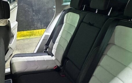 Volkswagen Tiguan II, 2017 год, 2 900 000 рублей, 32 фотография