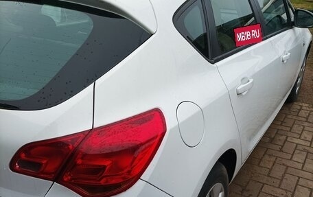 Opel Astra J, 2011 год, 550 000 рублей, 2 фотография