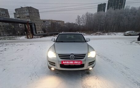Volkswagen Touareg III, 2010 год, 1 300 000 рублей, 2 фотография