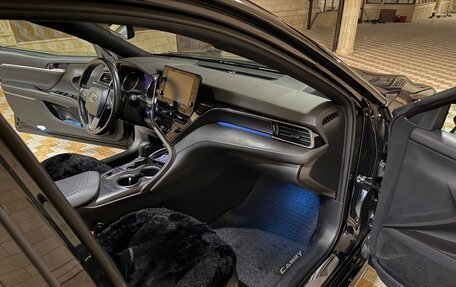 Toyota Camry, 2021 год, 2 900 000 рублей, 3 фотография