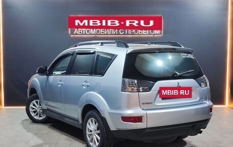 Mitsubishi Outlander III рестайлинг 3, 2011 год, 990 000 рублей, 2 фотография