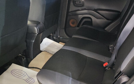 Mitsubishi Outlander III рестайлинг 3, 2011 год, 990 000 рублей, 15 фотография