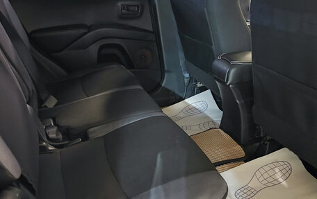 Mitsubishi Outlander III рестайлинг 3, 2011 год, 990 000 рублей, 16 фотография