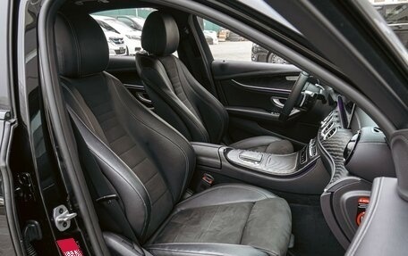 Mercedes-Benz E-Класс, 2021 год, 3 990 000 рублей, 10 фотография