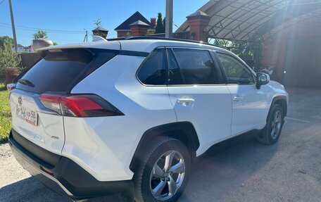 Toyota RAV4, 2019 год, 3 185 000 рублей, 4 фотография